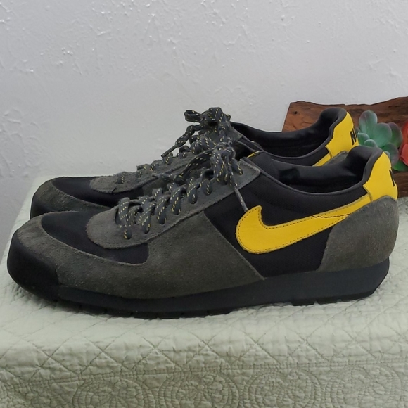 Nike shoes - Picture 5 of 15